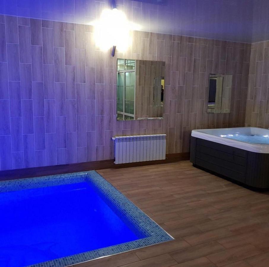 Гостиный Двор Надежда Hotel Khlibodarske Buitenkant foto