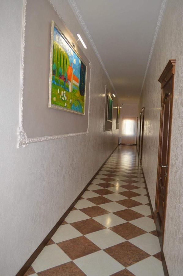 Гостиный Двор Надежда Hotel Khlibodarske Buitenkant foto