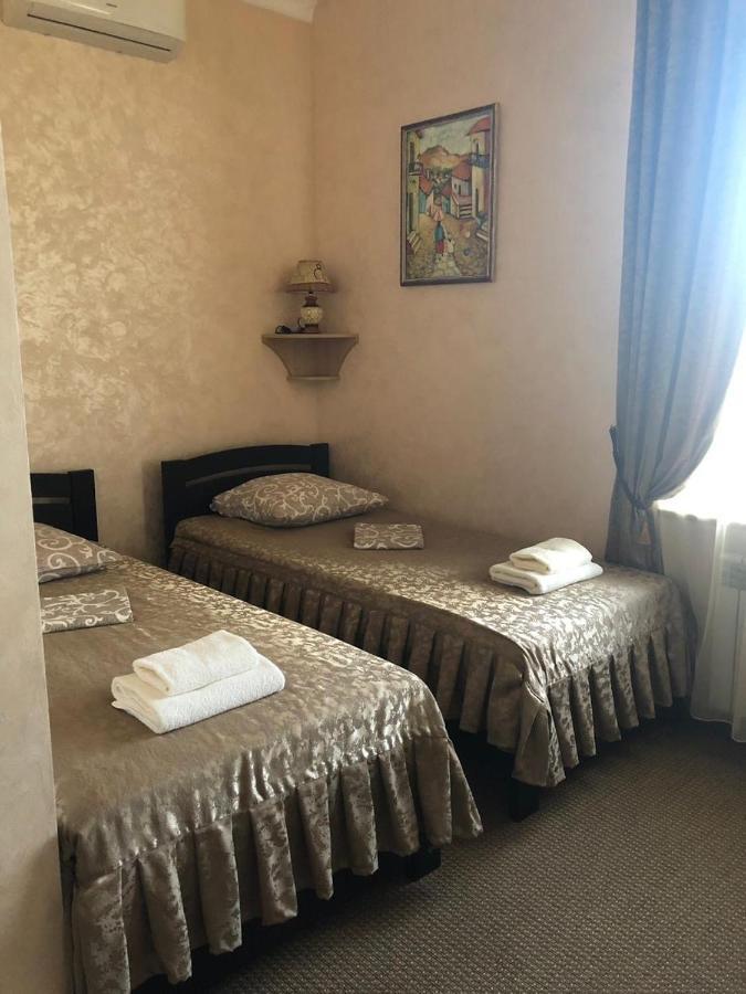 Гостиный Двор Надежда Hotel Khlibodarske Buitenkant foto